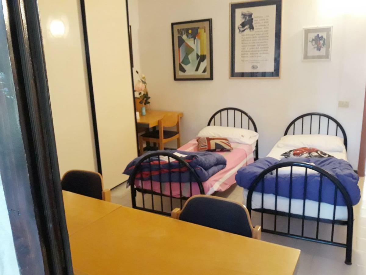 Hotel Bed In Siena à Tognazza Extérieur photo